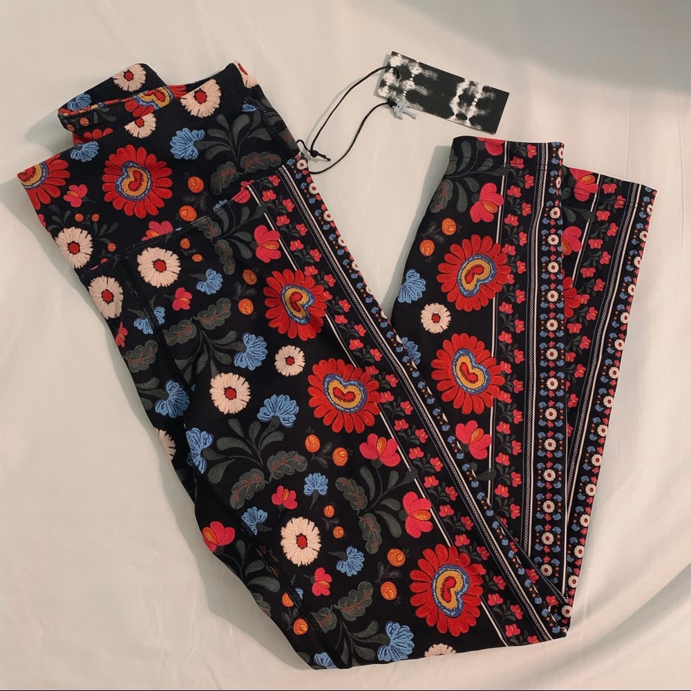Mumu moves Mexicali workout leggings